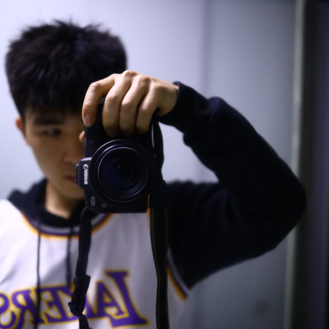 哥稳又菜又爱拍📷