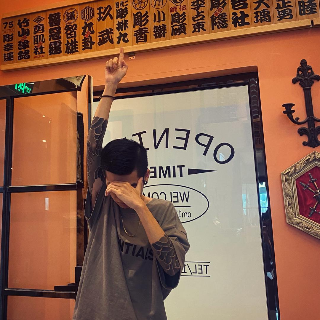 深圳万仞排九