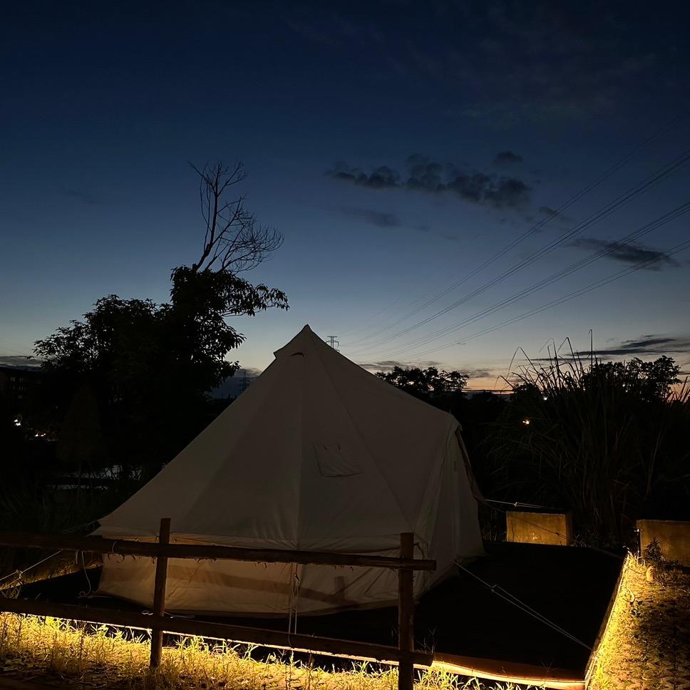 爱露营的车贩子