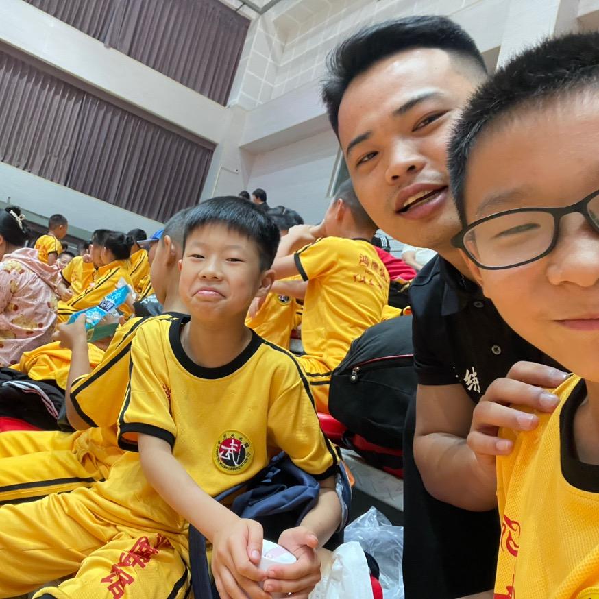 黄岛教武术的李教练