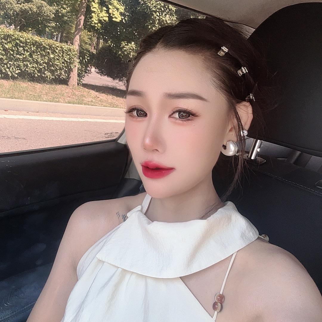Zhou小姐