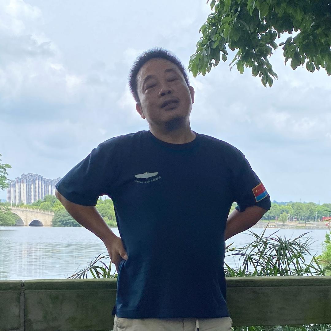 文志冰冰