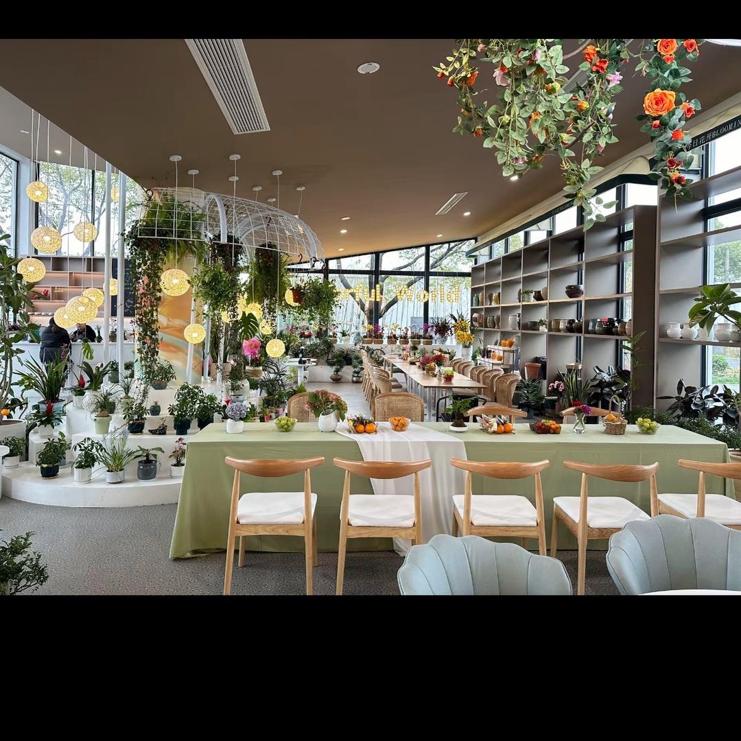 爱养花的花小农