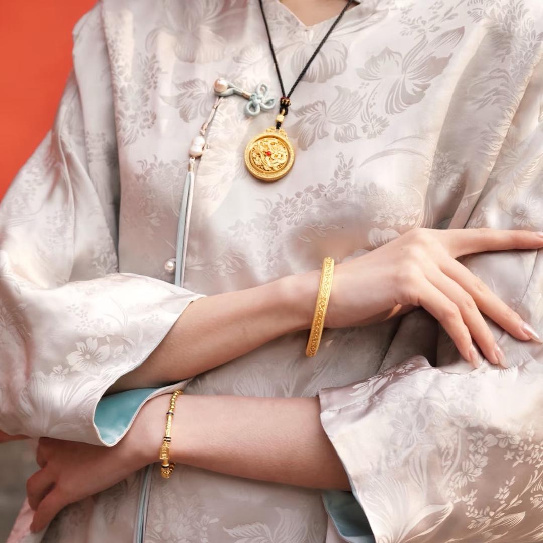 水贝贝丽金包银