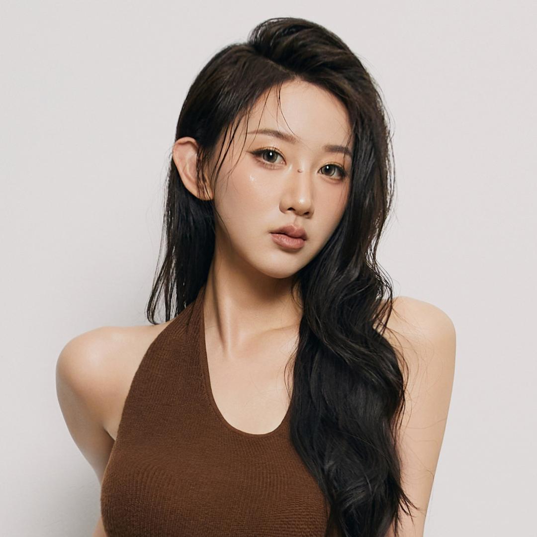 胡宝儿（直播中不回复）