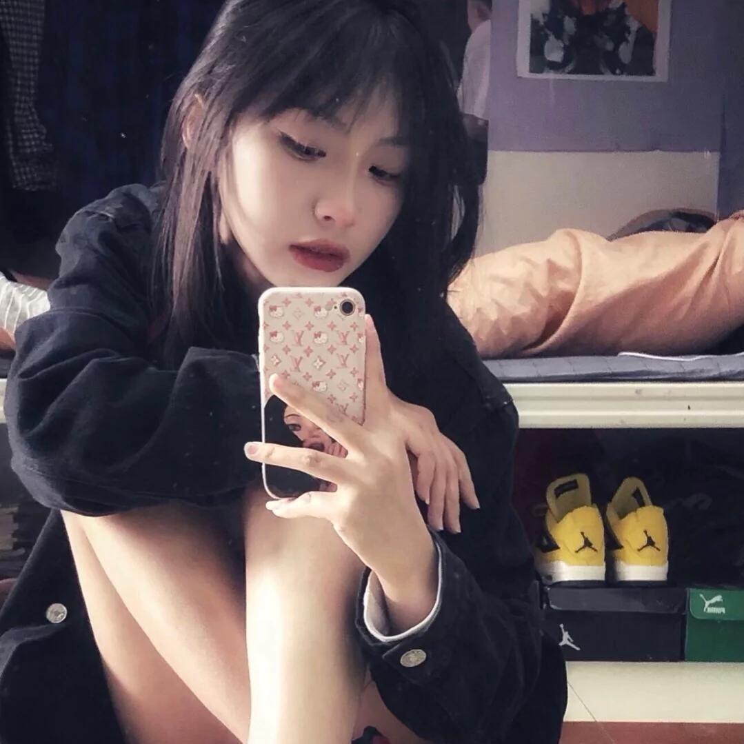 ￴￴￴  ￴￴ ￴  ￴￴