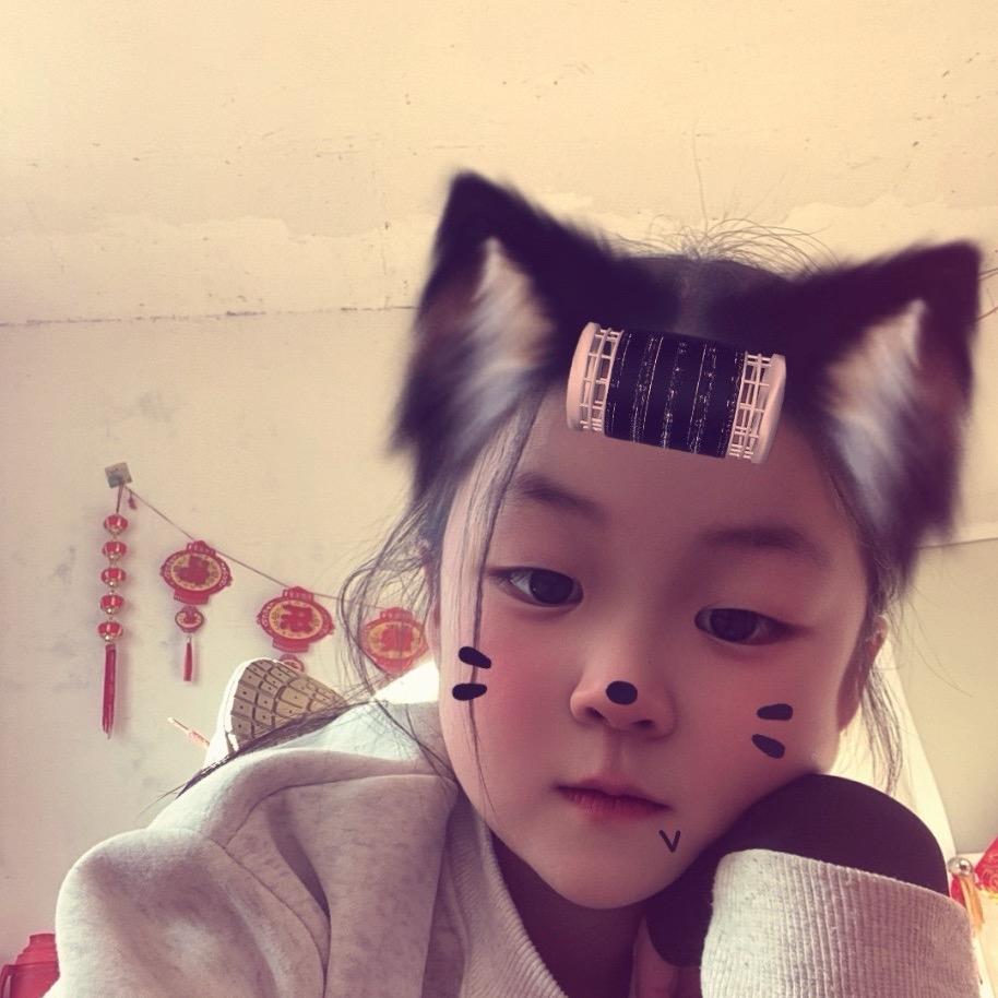 拉丁女孩，若琪。