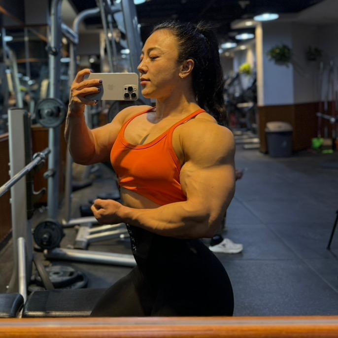 艳红IFBB PRO