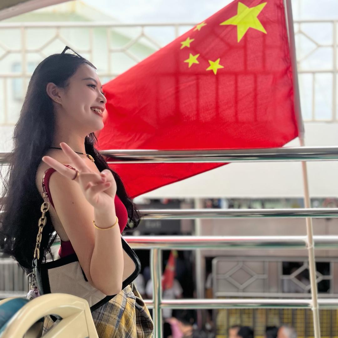 小瓶子.