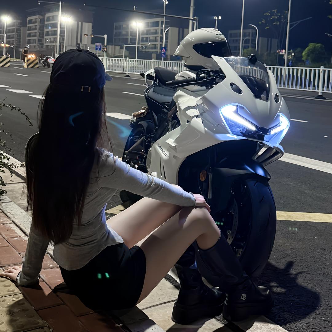 不老实奶猫