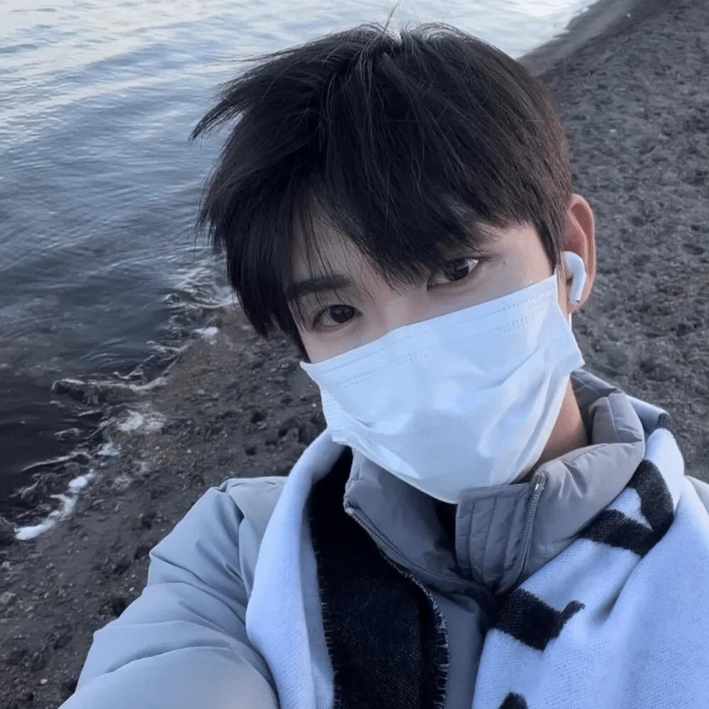 男孩-