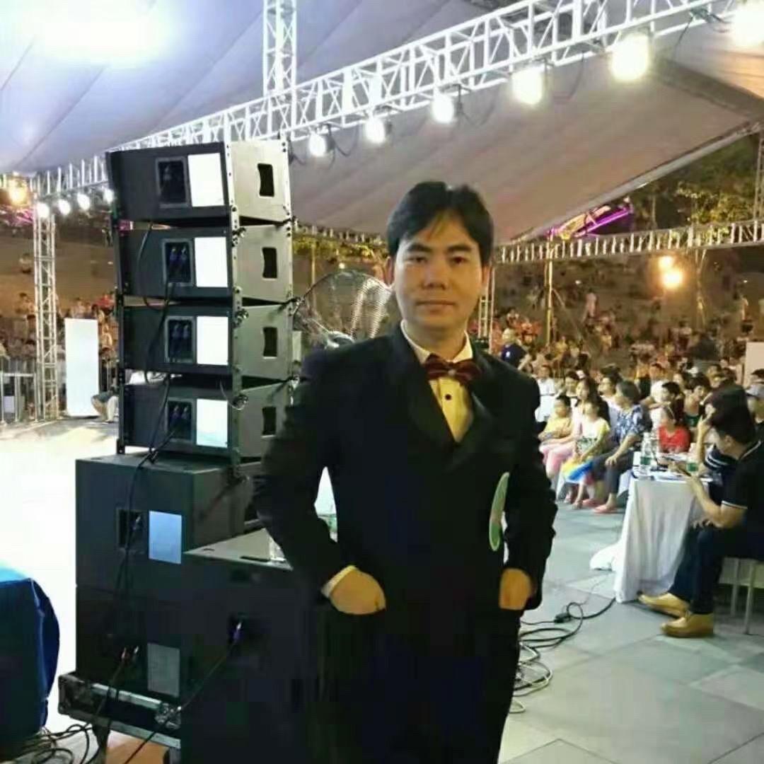 业余歌手卢杰涛