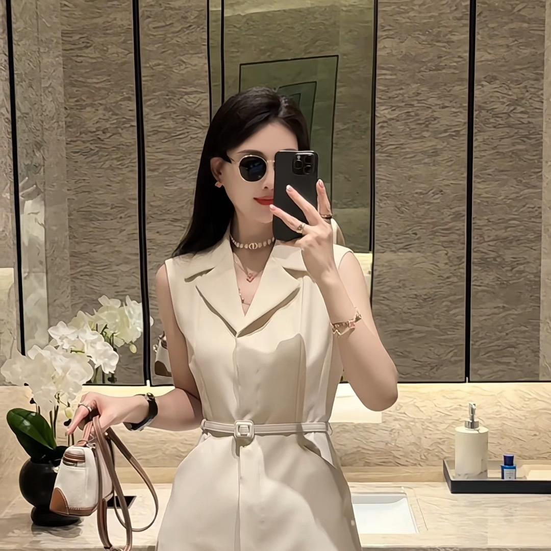 大安安轻奢饰服