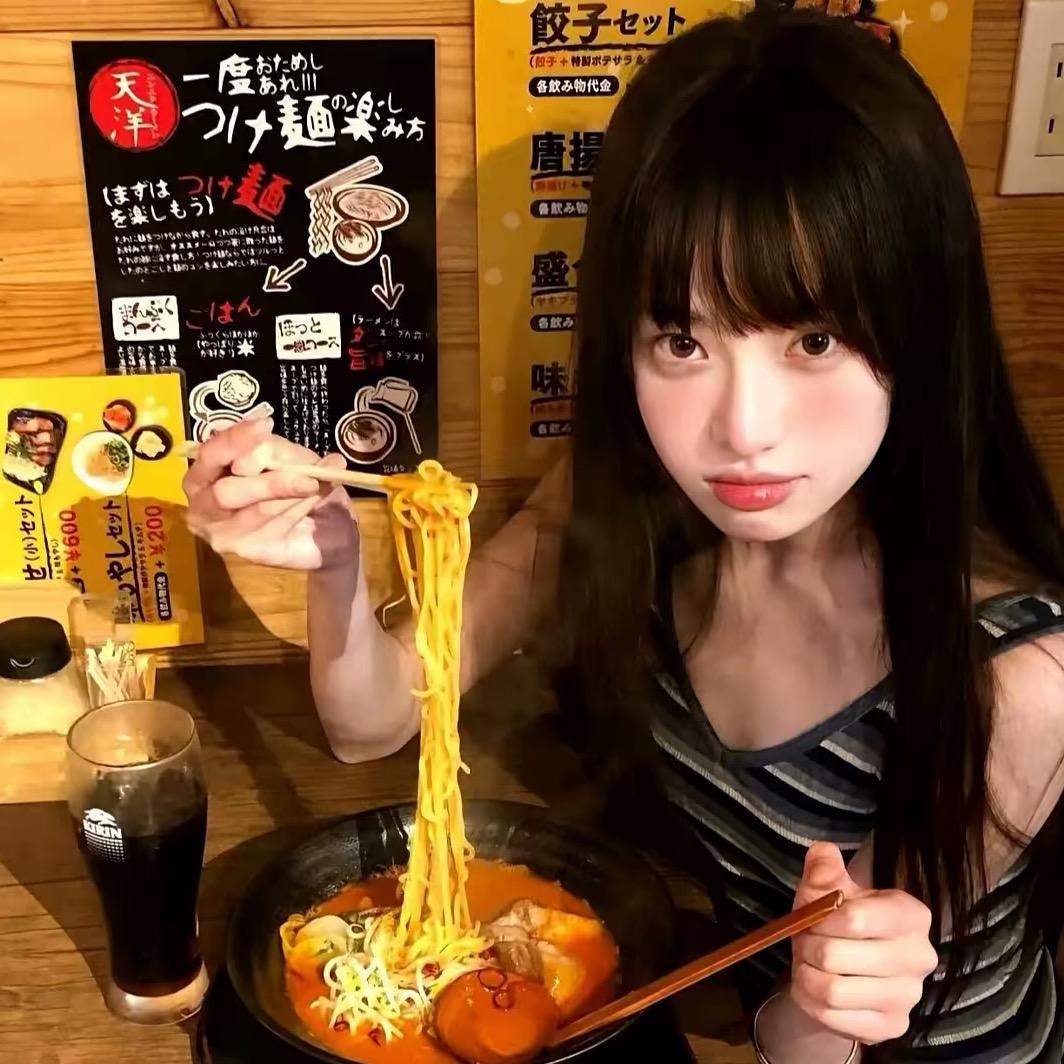 偷一口草莓🍓