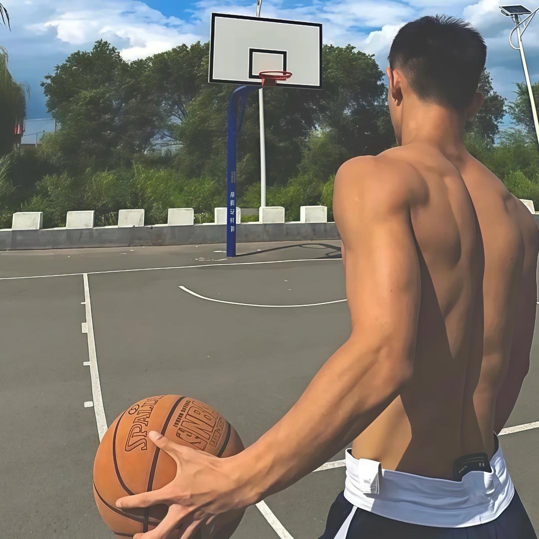 飒燃纪-（穿搭分享🏀）