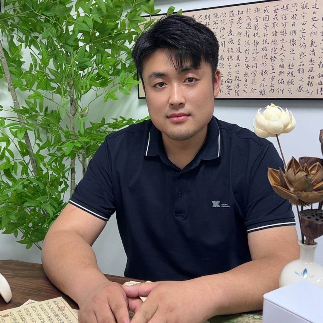 大鹏展翅高飞