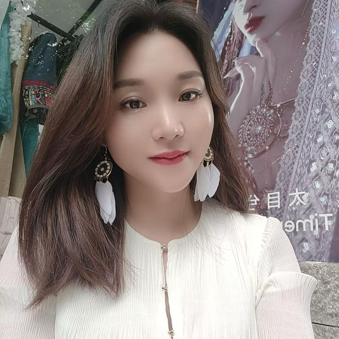 幸运燕儿@穿搭分享邹