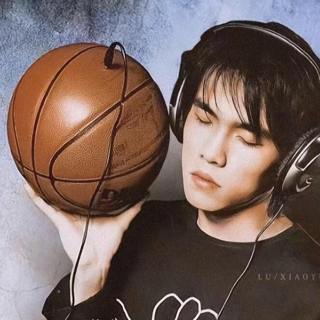 两点半就睡觉🏸