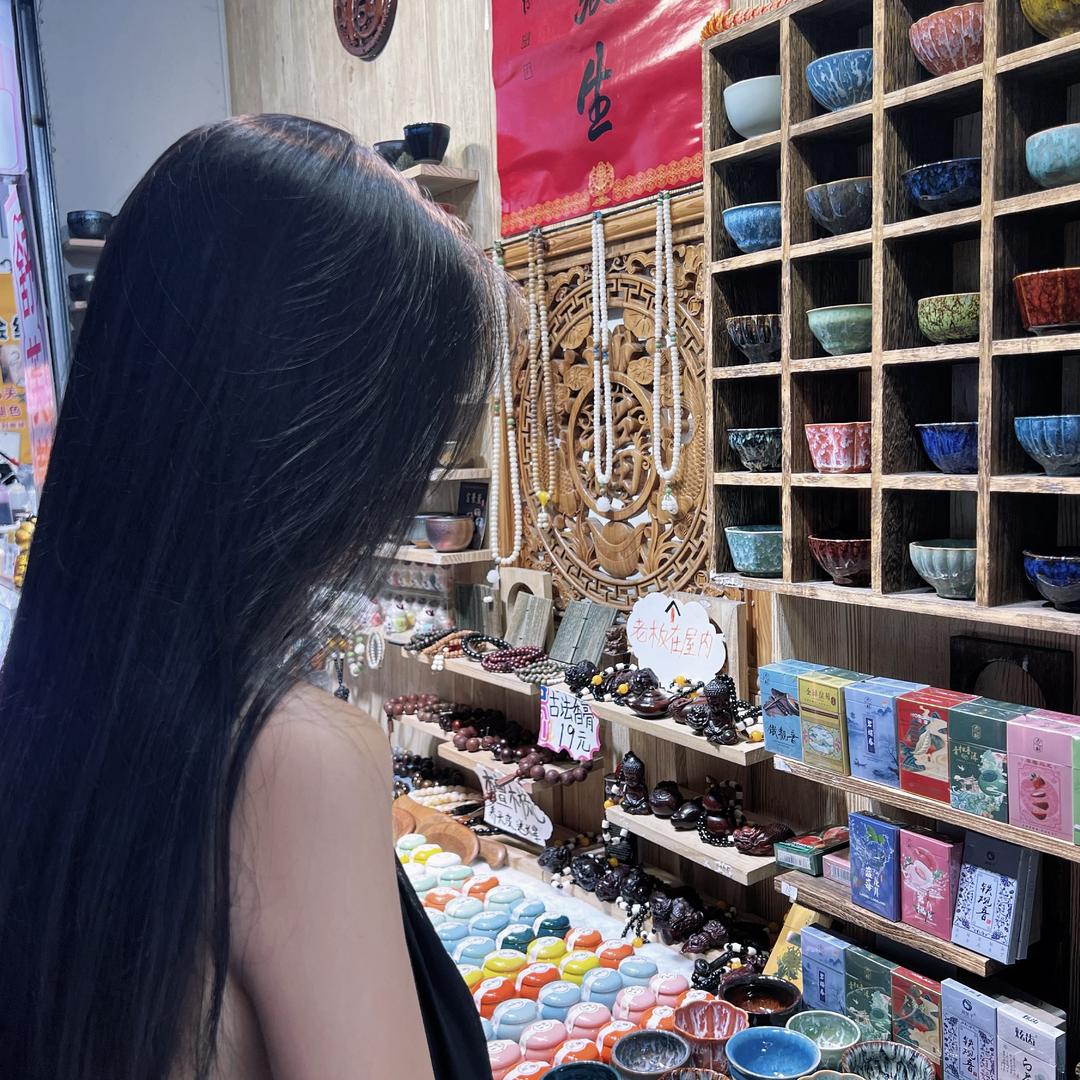 ㅤㅤㅤㅤ小铃铛吖🖤