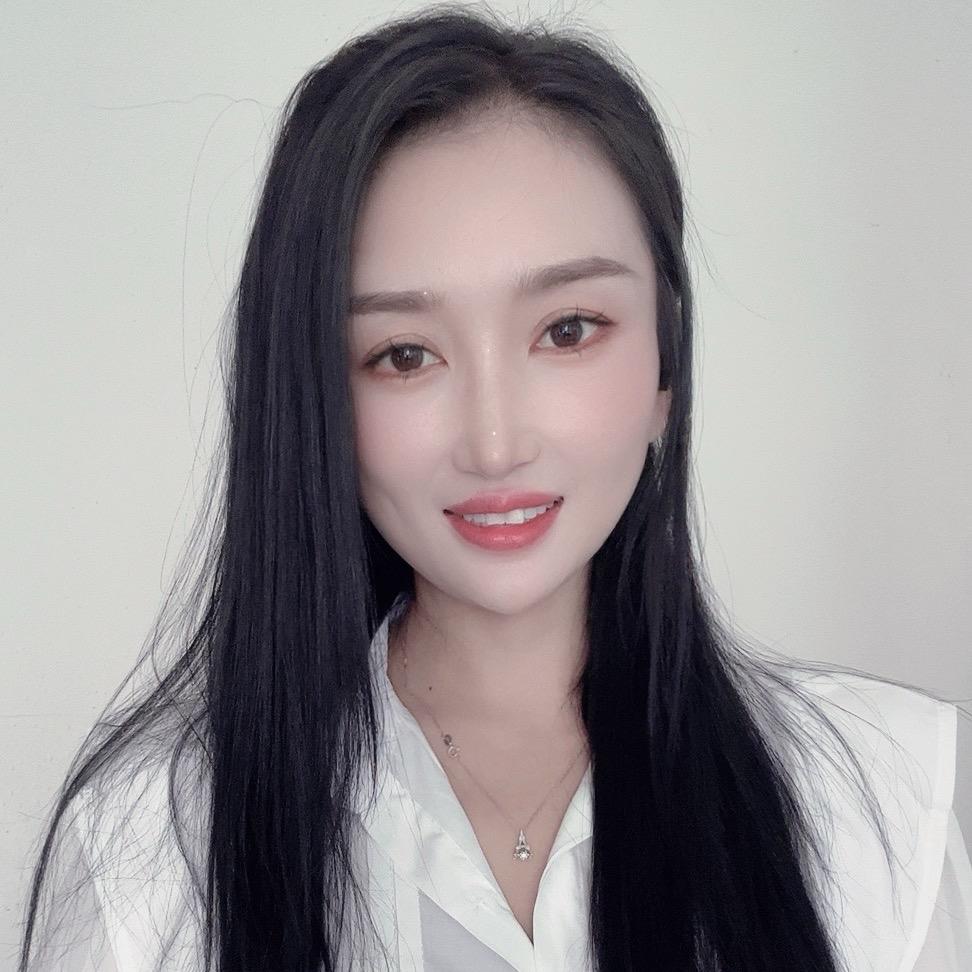 刘小月。