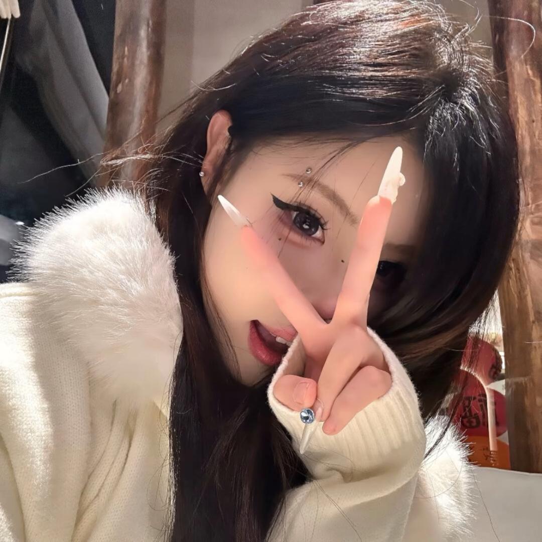 依依（虎门纹身师）