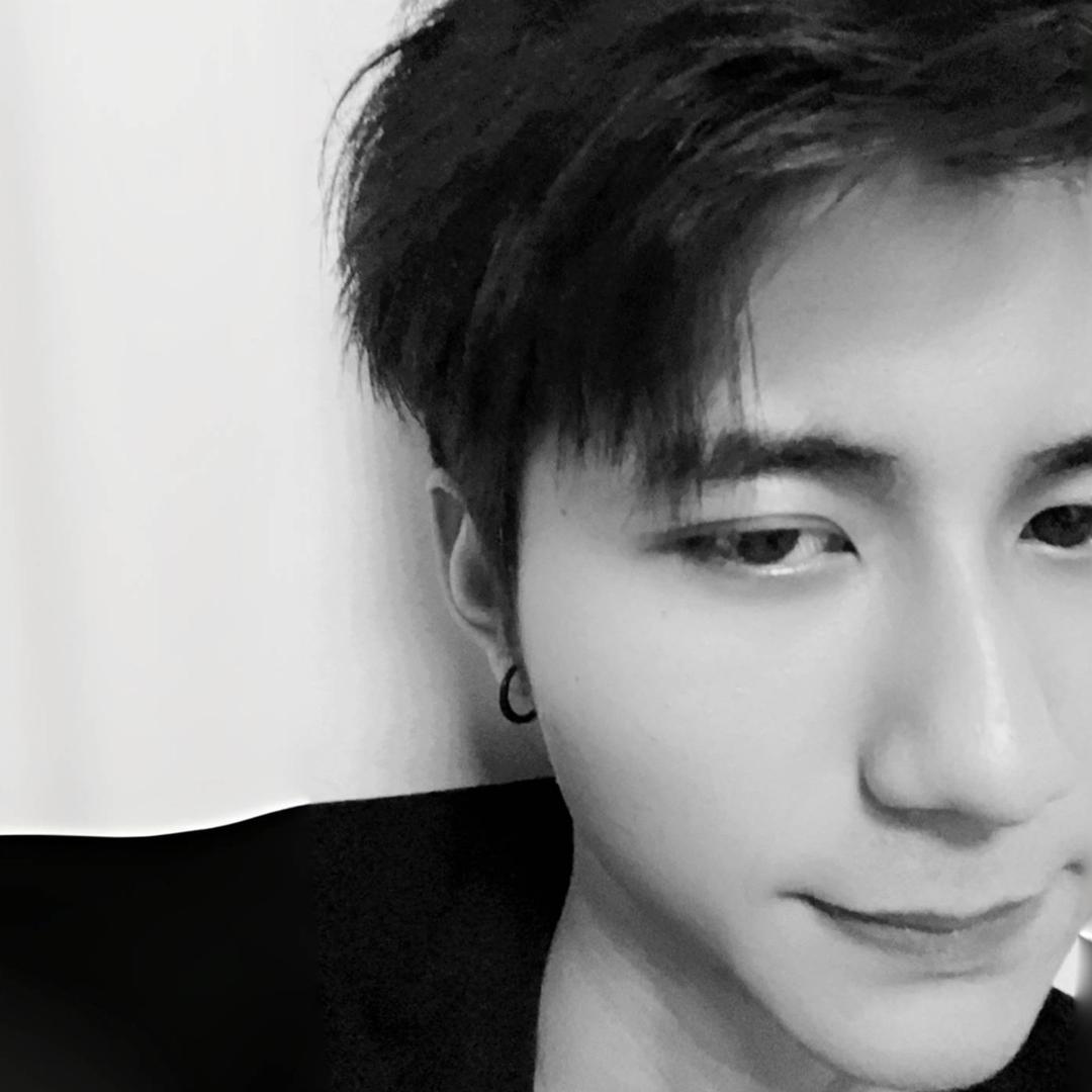 ￴ ￴ ￴￴  ￴ ￴