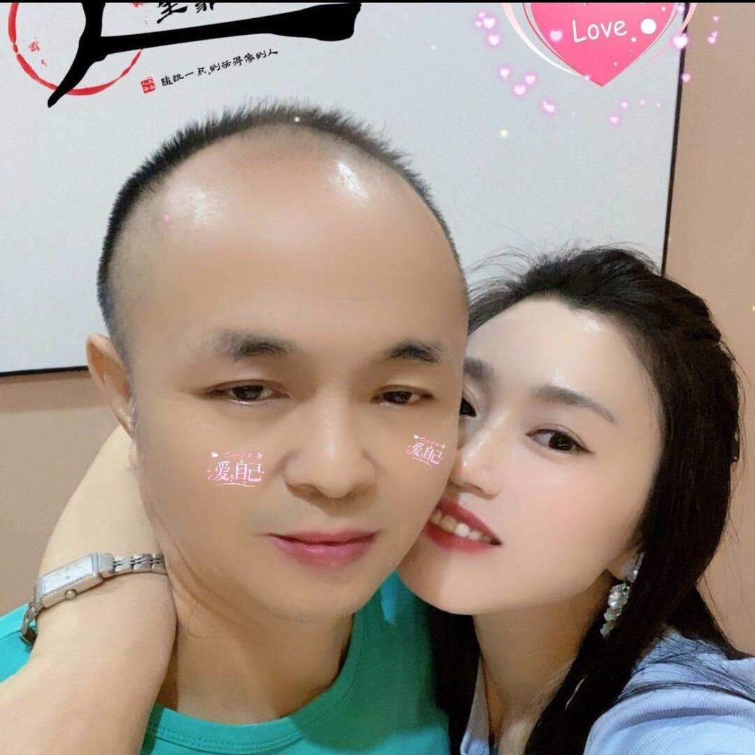 👩‍❤️‍👨