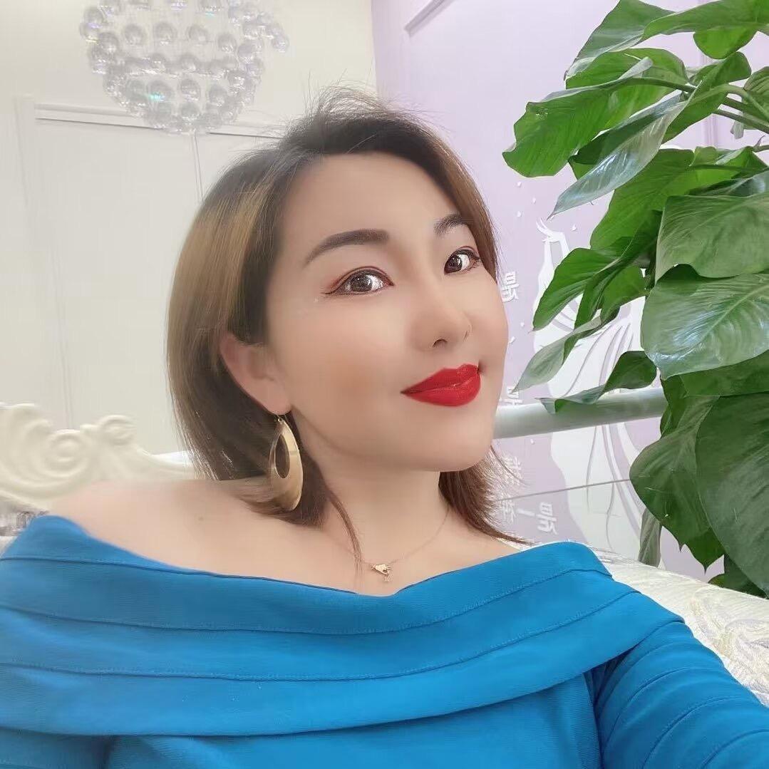 哈斯其其格
