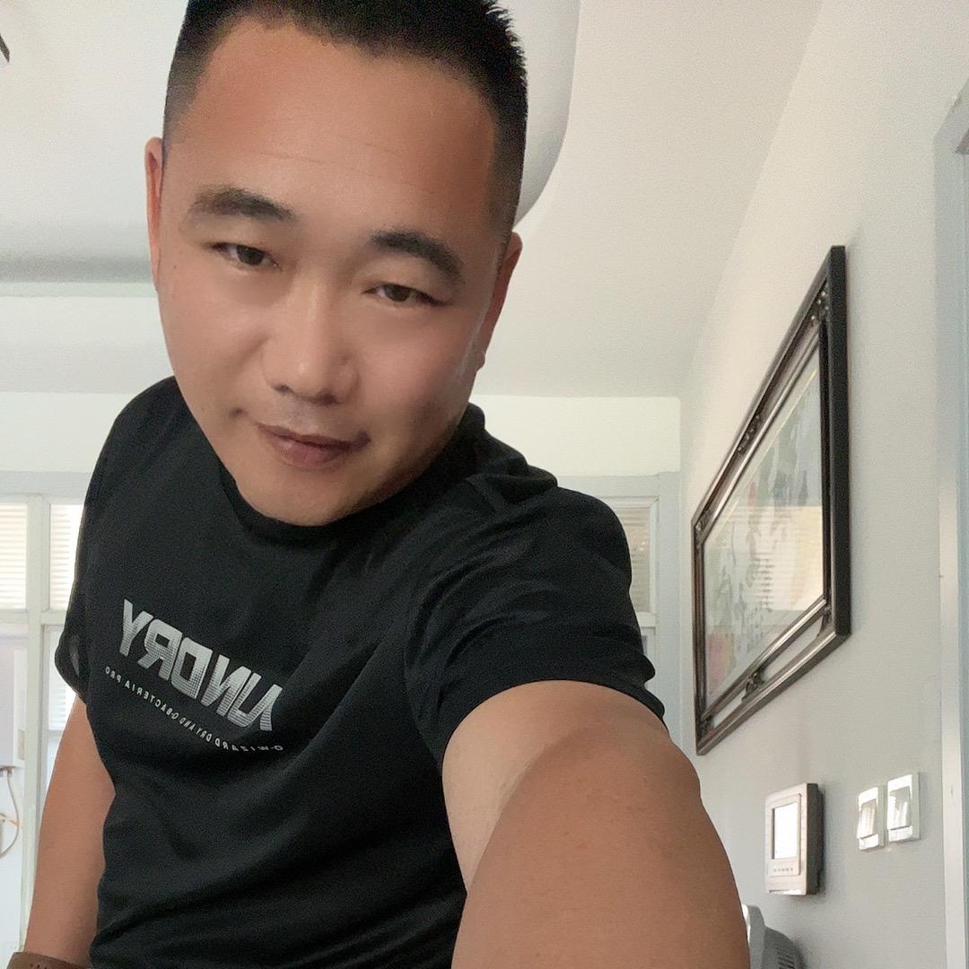 爱哥@