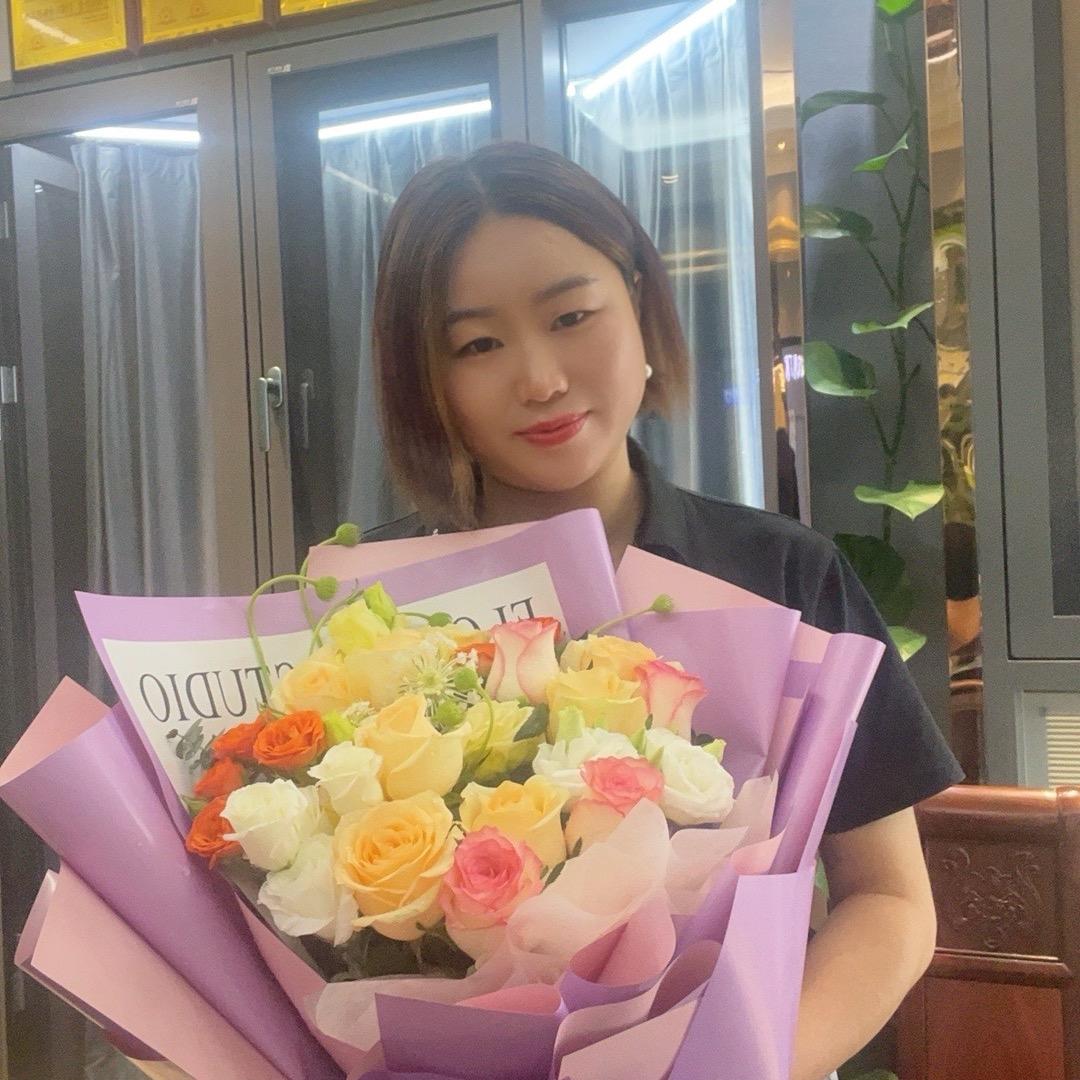 伍柏菊--深圳豪雅门窗