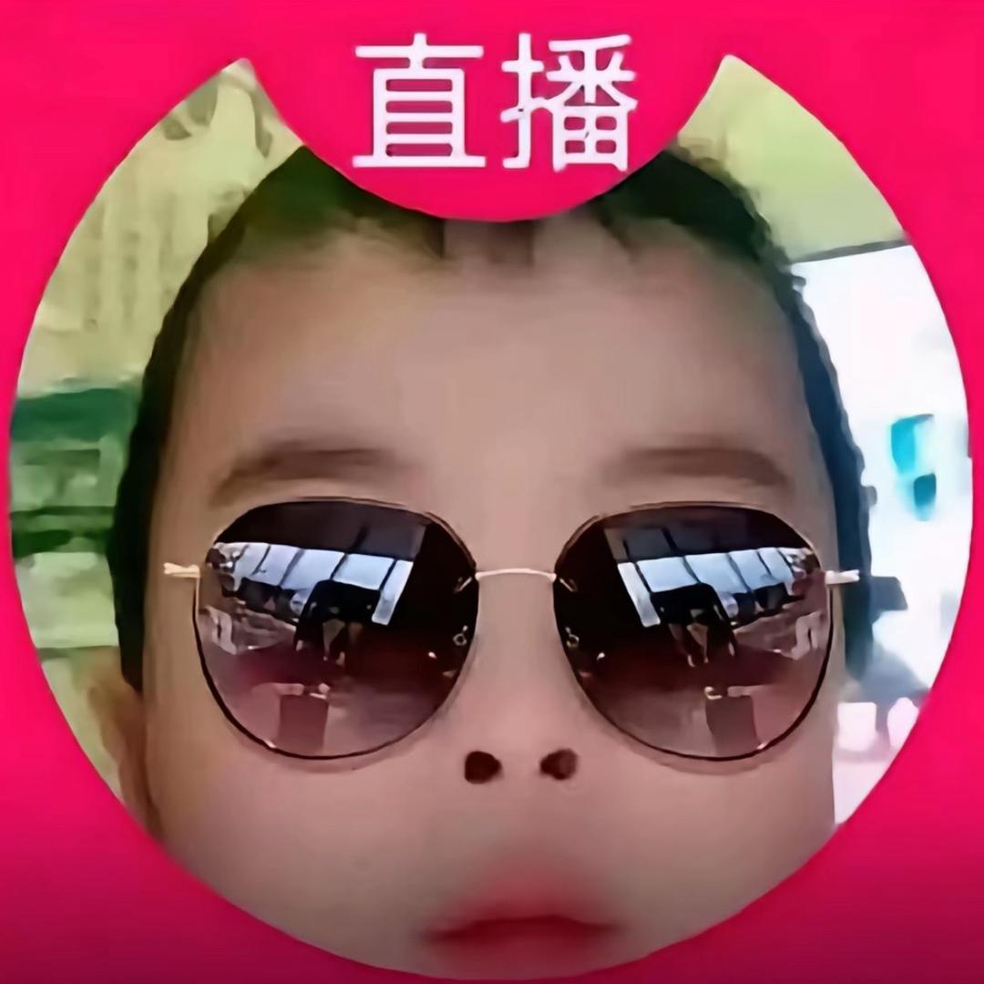 卖萌被肘击