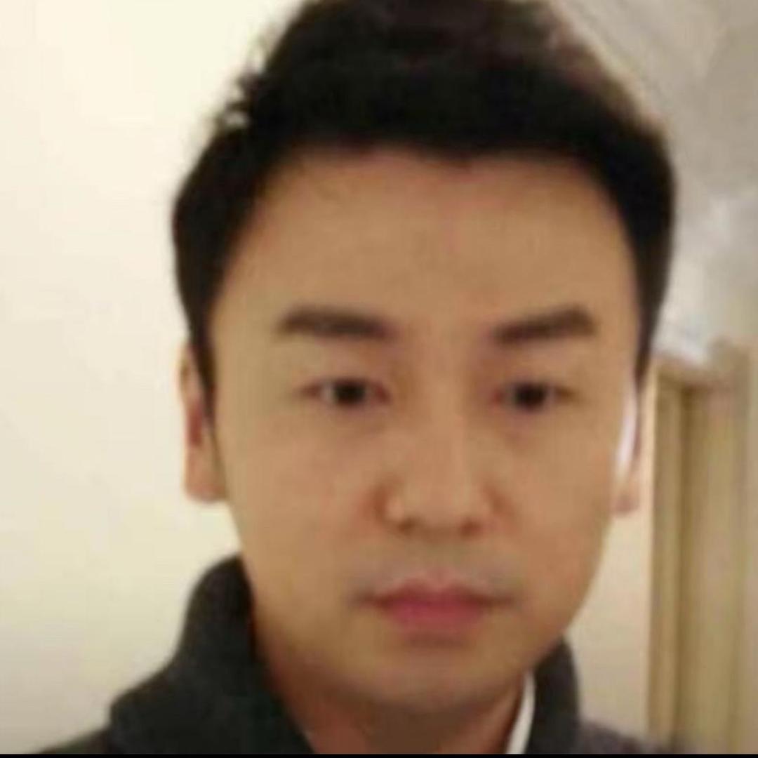 一朵风中摇曳的陈俊生