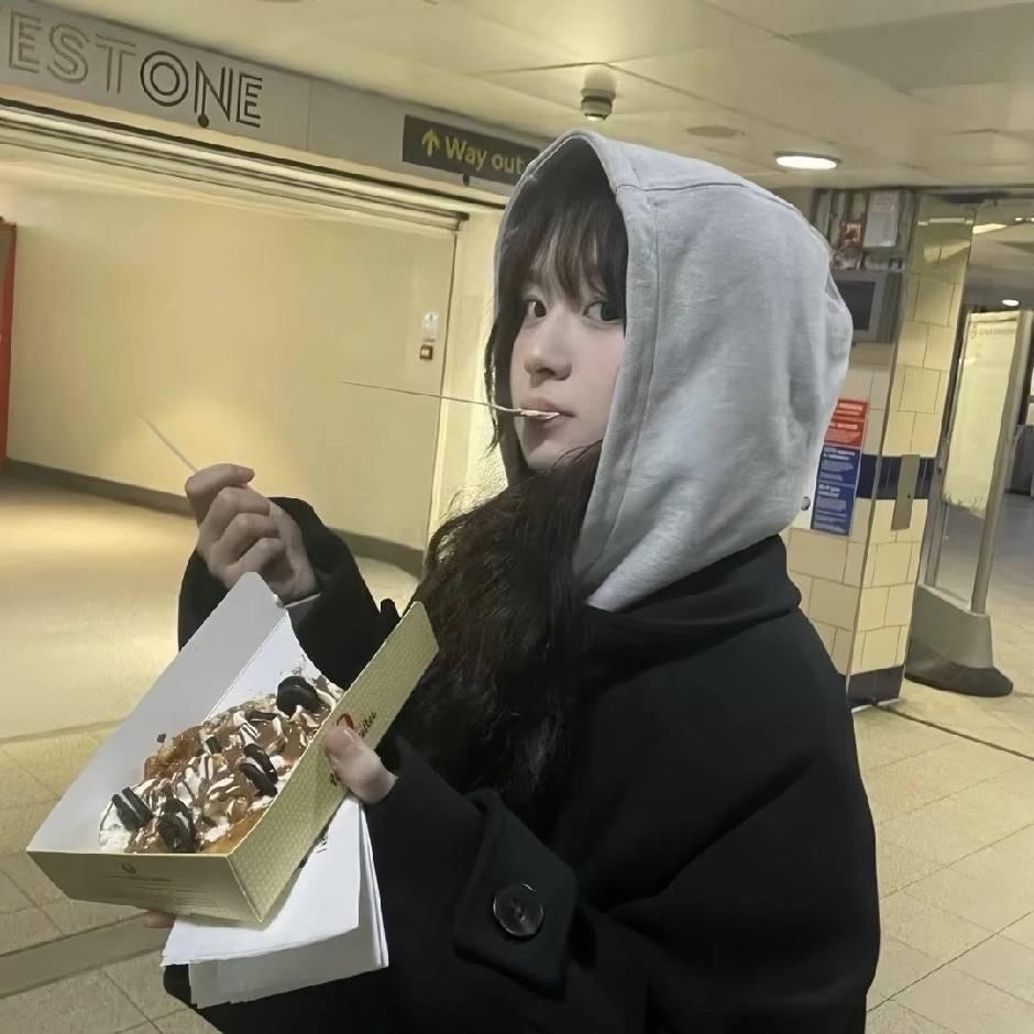 闪亮指甲盖