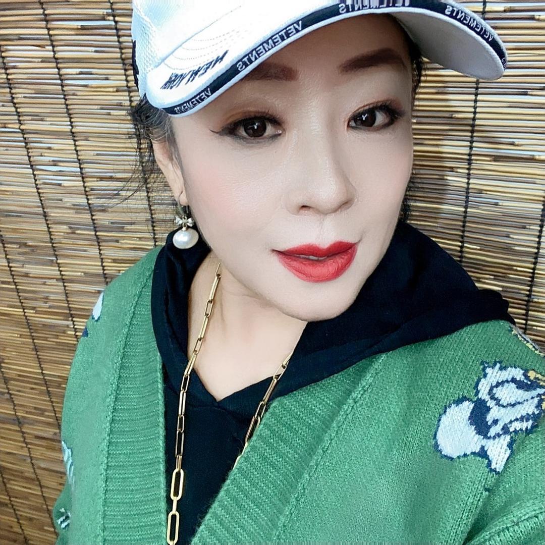 卖外贸货的阿姨🧍‍♀️