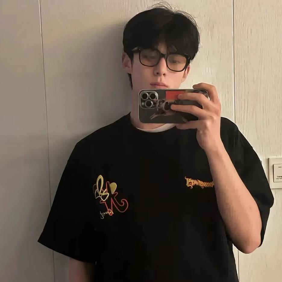 𝙇𝙪𝙨𝙞𝙘𝙝𝙖𝙣（露思酱