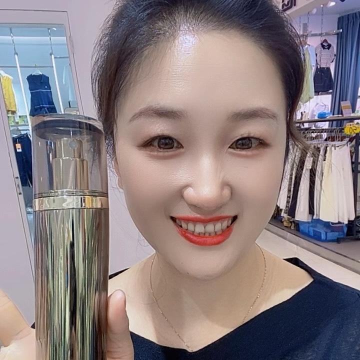 商业大厦王小霞女装