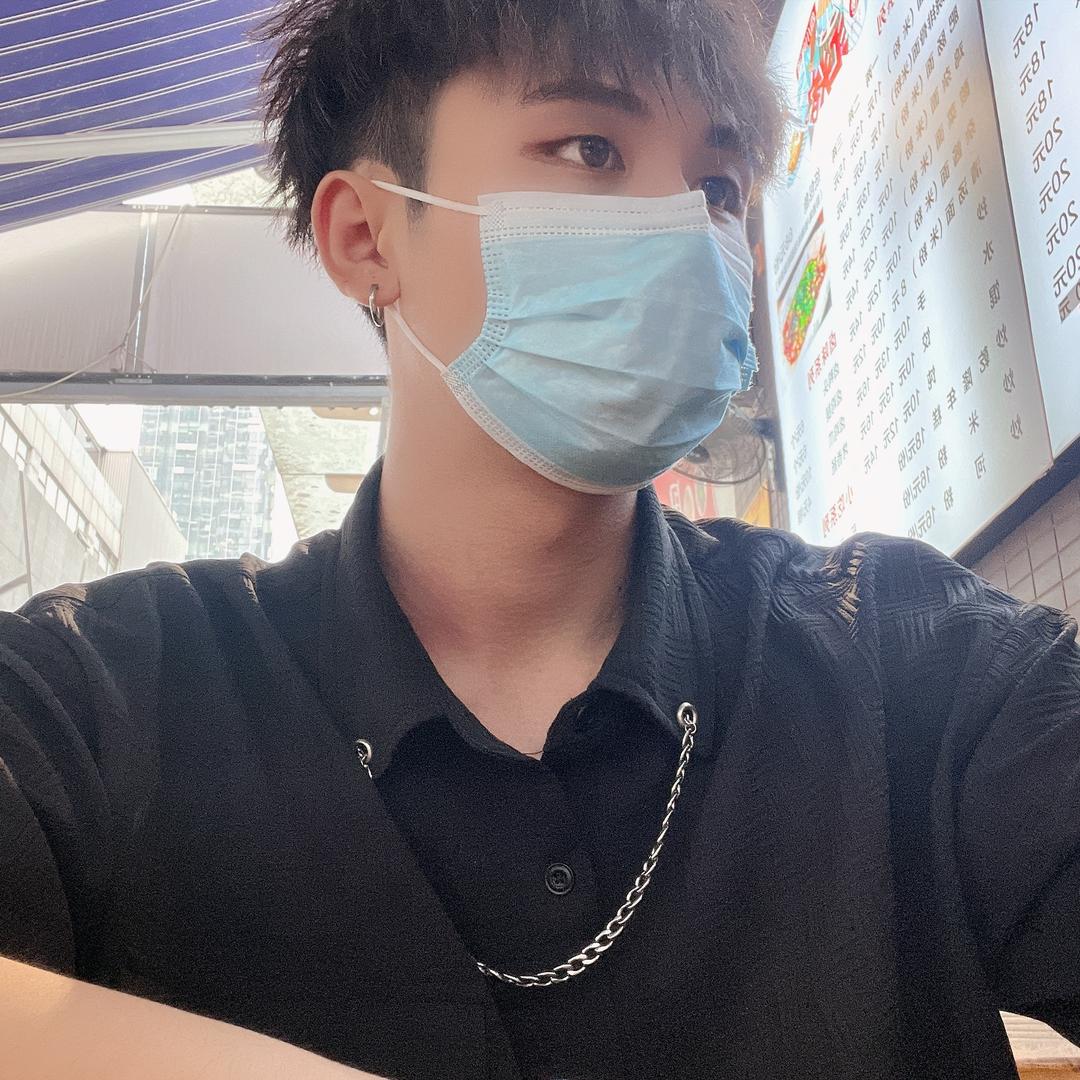 晚安不是真的要睡了🌸