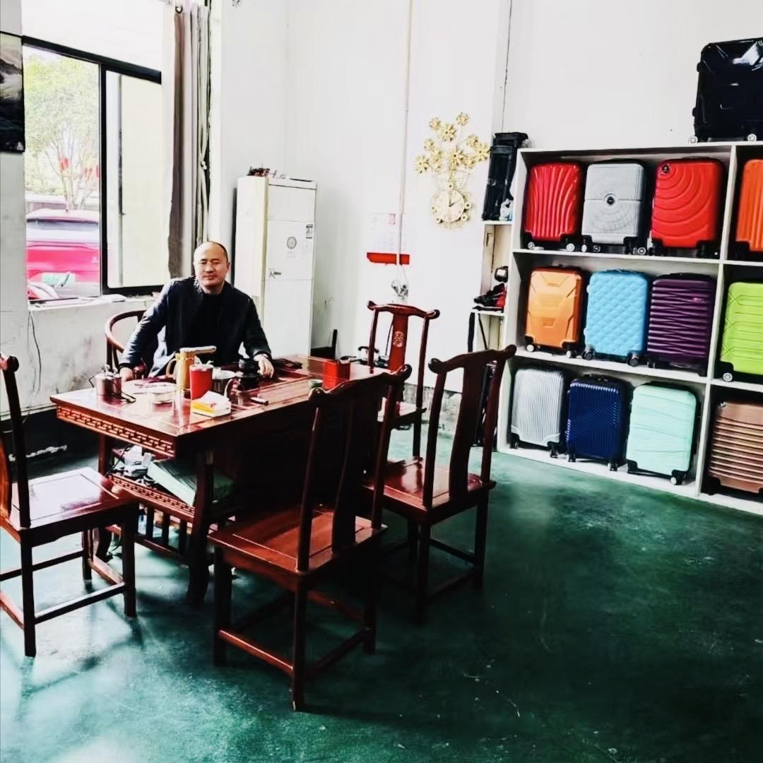 上海江之帆箱包工厂