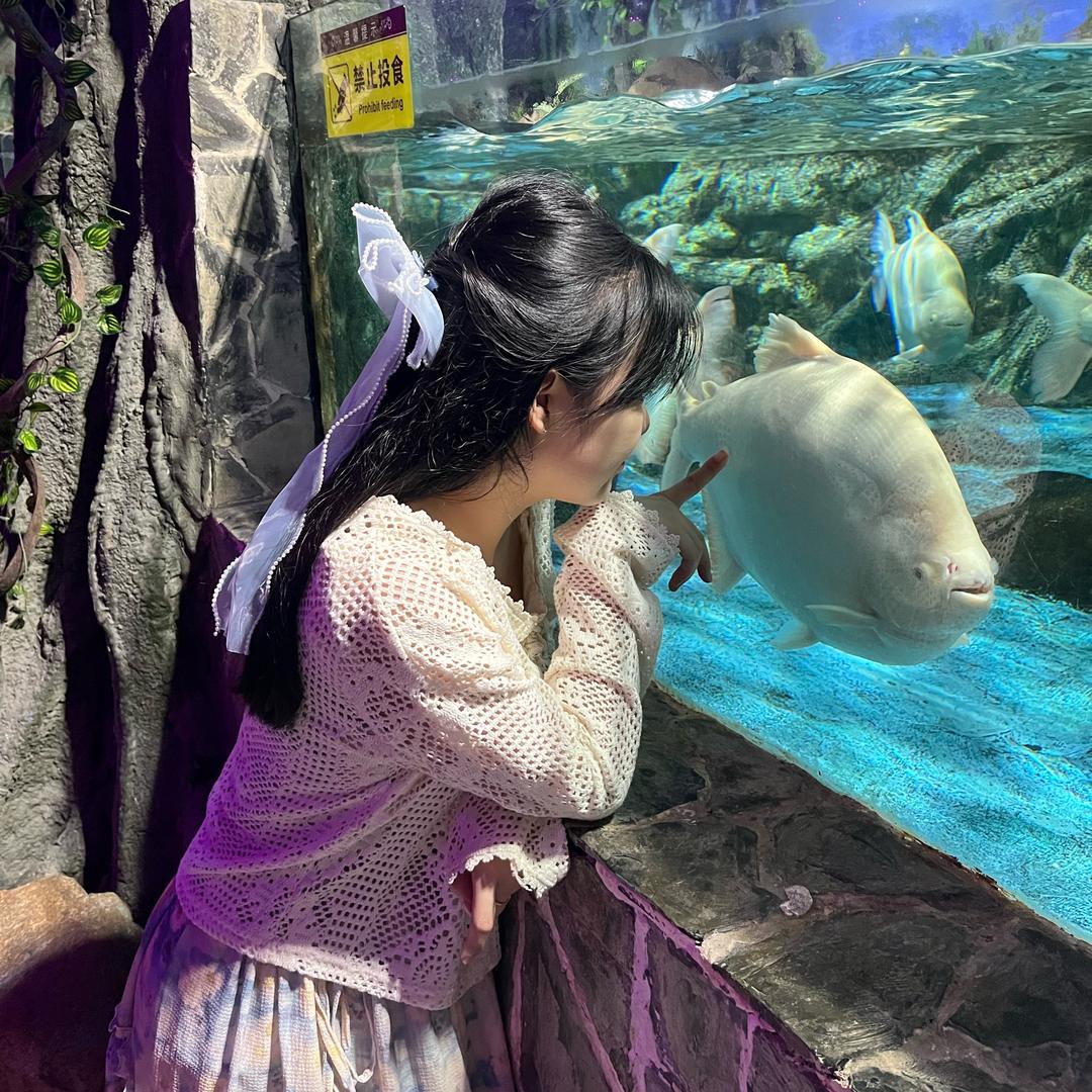 周一一小个子女装