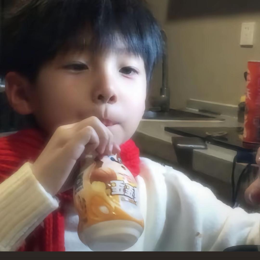 笨蛋总爱牛眼泪