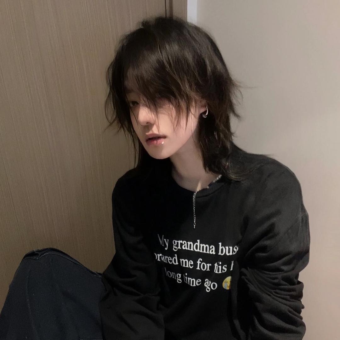 忧郁艺少