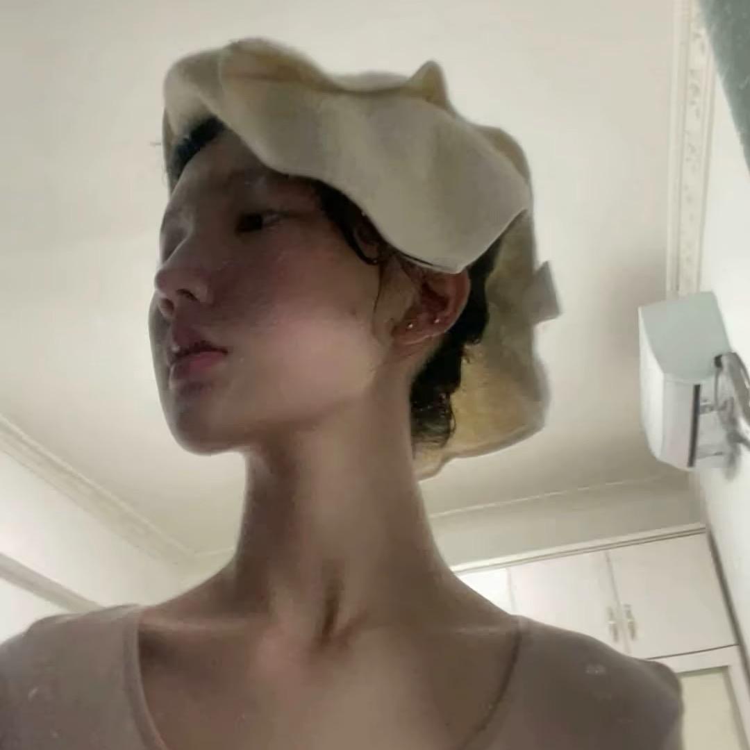 女乔.
