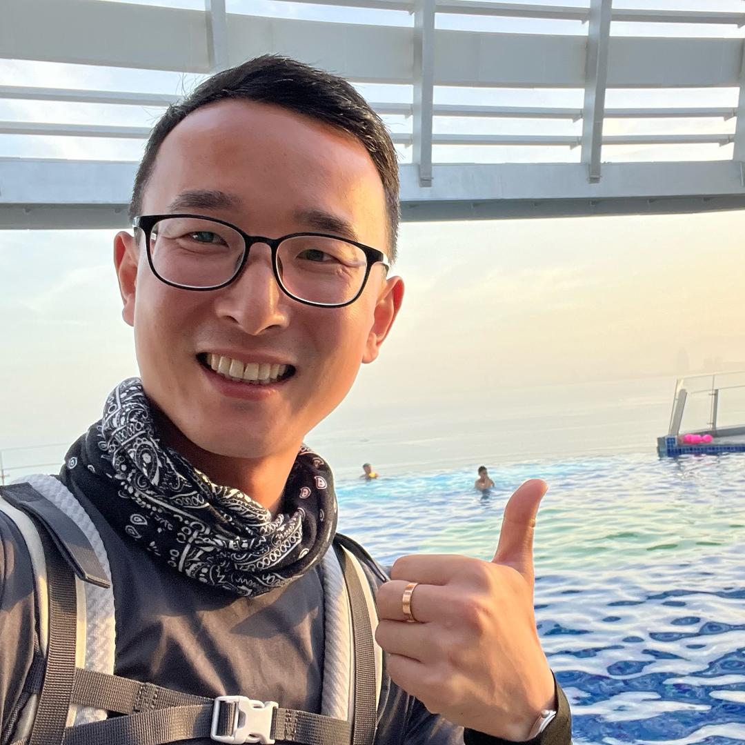 阿金来了