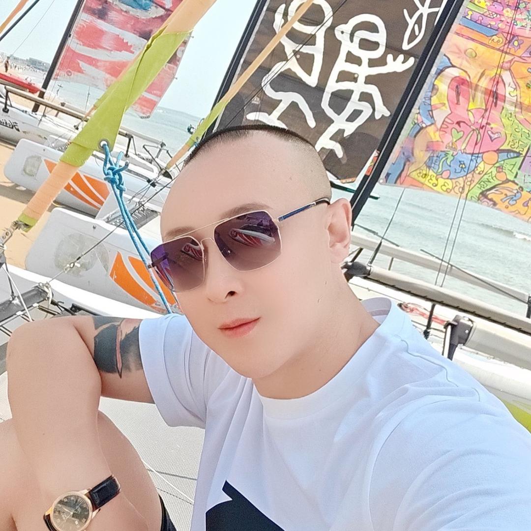 🐉京城伟少🐉洒脱✊