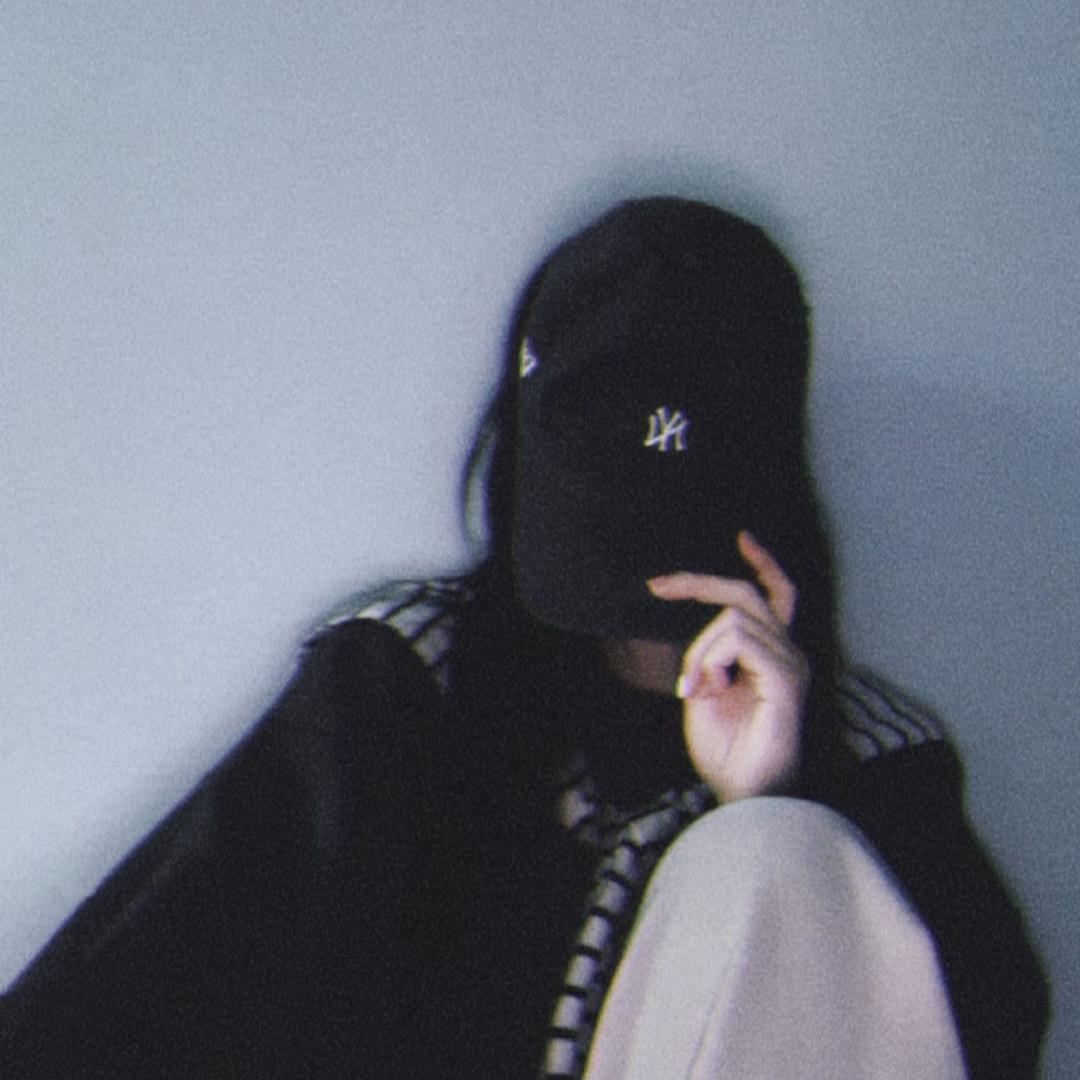 瑾ღ