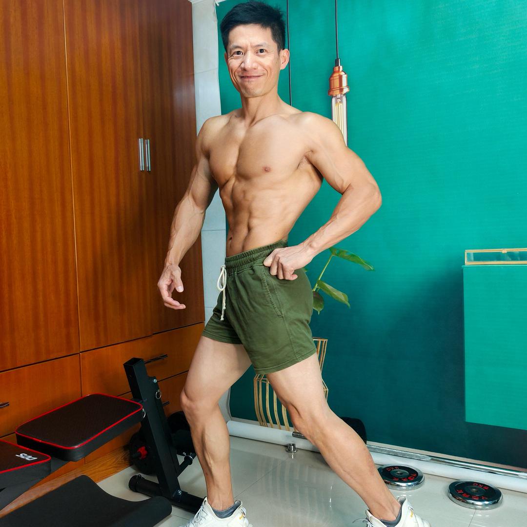 陈哥有腹肌