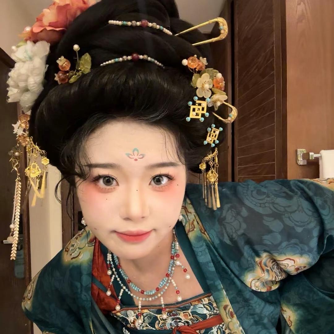 春日宴旅拍官方号