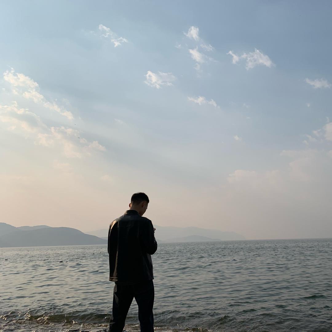 @于是.