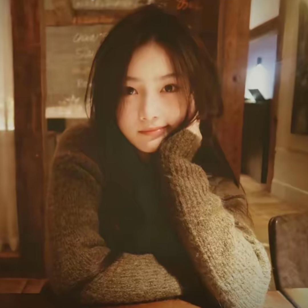 Y^