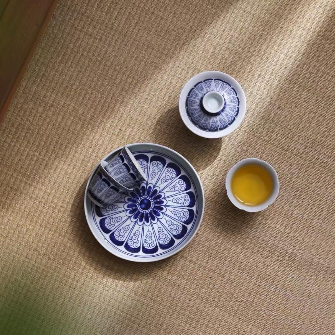 茶具清掉了